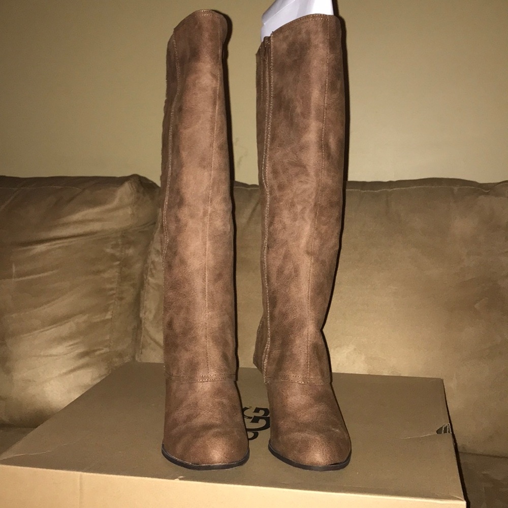 NWOB Brown Fergalicious Boots